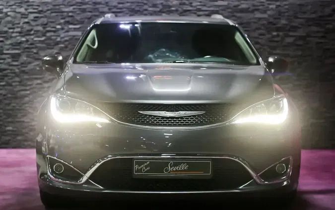 samochody osobowe Chrysler Pacifica cena 105000 przebieg: 83000, rok produkcji 2019 z Aleksandrów Kujawski